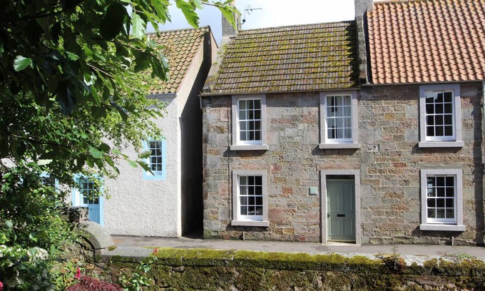 Crail Cottage | Cabin ∙ 2 bedrooms ∙ 4 guests