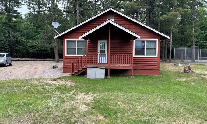 Eagle River Cabin | Cabin 3 by Eagle Waters Resort
