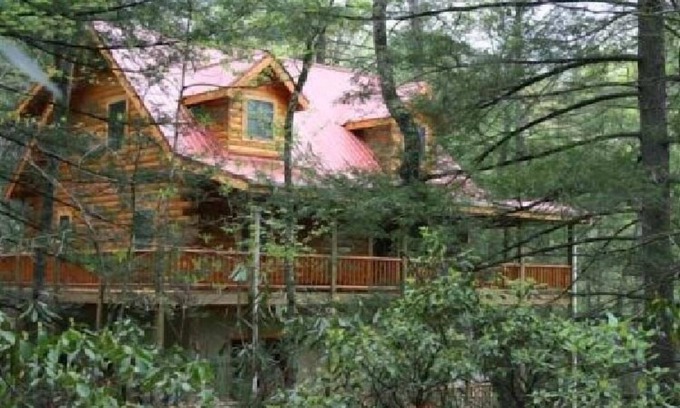 Lake Lure Cabin | Cabin*3 Master Bedrooms*Hot Tub*WiFi*Game Room*Book For Now Spring & Summer