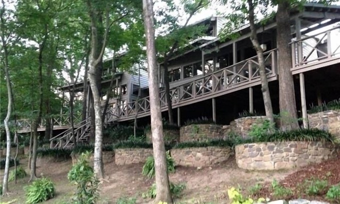 Golden House | Cabin # 3-Ritz on the River @ Rivers Bend Resort