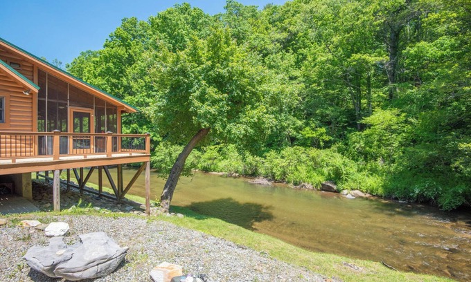 Laurel Springs Cabin | Cabin at Cranberry Mill - Private Creekfront Cabin in Laurel Springs