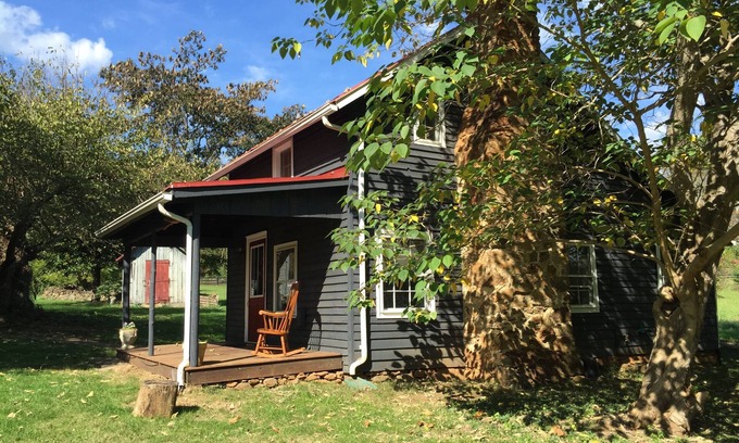 Stanardsville Cabin | Cabin at Mulberry Spring Farm