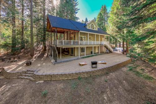 Dogwood Mountain House | Cabin At The Creek Family Fun Starts Here!