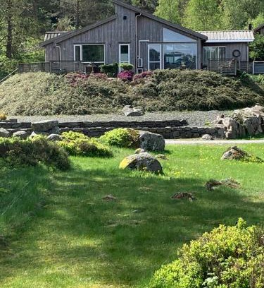 Spangereid House | Cabin By The Fjord Med Spa