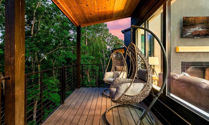 Sevierville Cabin | Cabin Comfort - Pool, Hot Tub & Games!