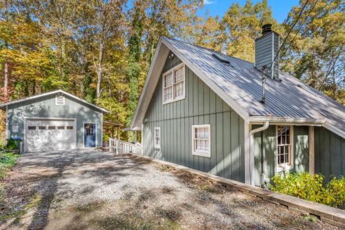 Dahlonega House | Cabin Fever - Hot Tub, Game Room, 3 King Beds