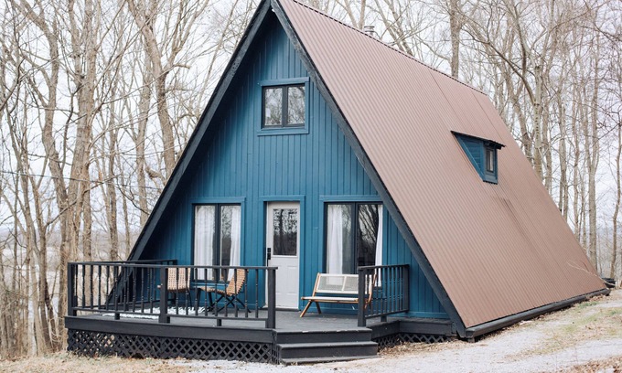 Sparta Cabin | Cabin Getaway on Walter Stone
