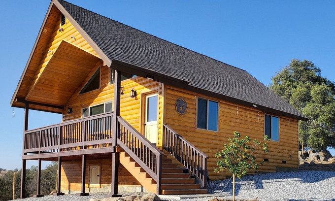 Raymond Cabin | Cabin Home near Yosemite National Park in the Sierra Foothills