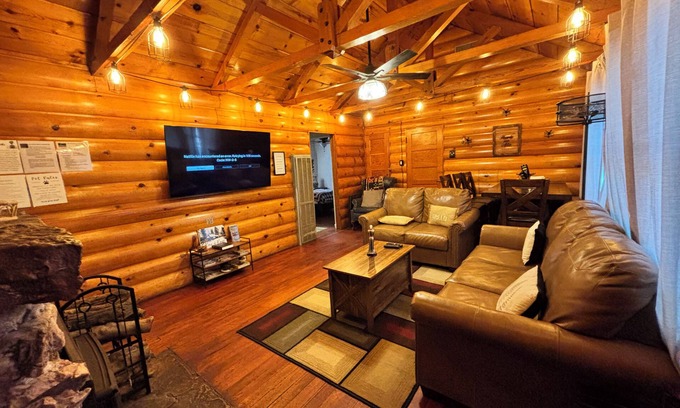 Big Bear City Cabin | Cabin in Big Bear Lake - King of Kingsn! Jacuzzi - Pet - Friendly !