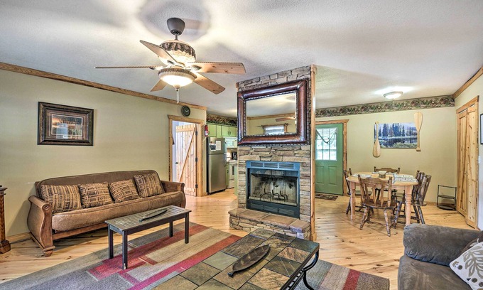 Guntersville Cabin | Cabin in Resort - 1/2 Mi to Guntersville Lake!
