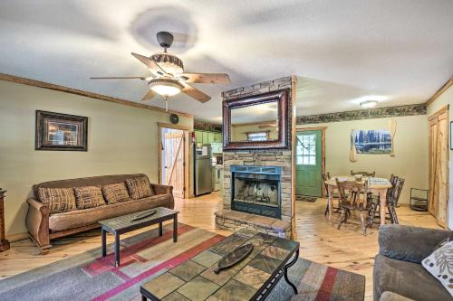 Guntersville House | Cabin in Resort - half Mi to Guntersville Lake!