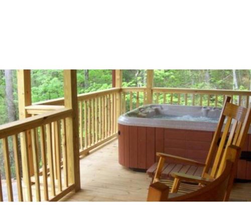 Hendersonville House | Cabin in the Treetops-Peaceful 1BR 20-Acre Rural Retreat-HotTub&WiFi near Asheville