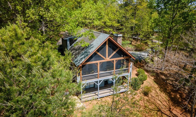 Helen House | Cabin near wineries, hiking, fishing, kayaking, antiquing and more.