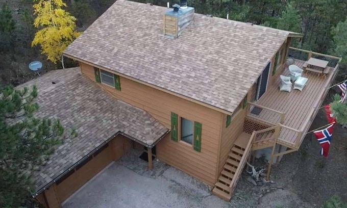 Rapid City Cabin | Cabin nestled in the Pines near Lake Pactola! ATV trails! Mt Rushmore! WI-FI