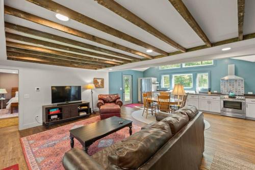 Maurertown House | Cabin on 17 acres by National Forest