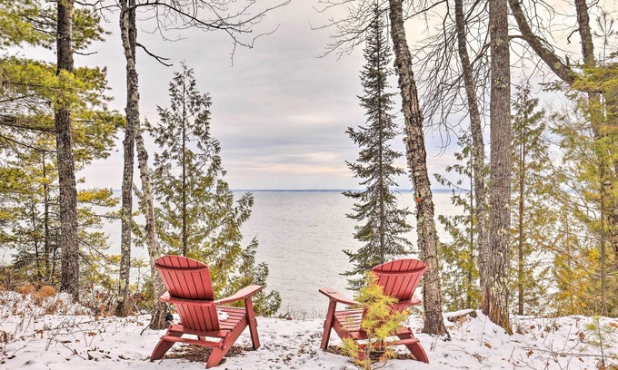 Washburn Apartment | Cabin on Lake Superior ~ 11 Mi to Bayfield!