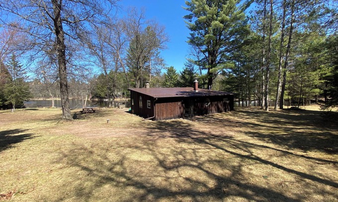 Lake Tomahawk Cottage | Cabin on the WI River. Enjoy the nature and beauty of the North Woods.