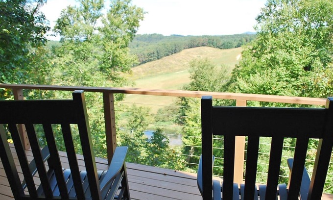 West Jefferson Cabin | Cabin-River views/access & Mtn Views,HotTub,pet friendly,WIFI,Smart TV's