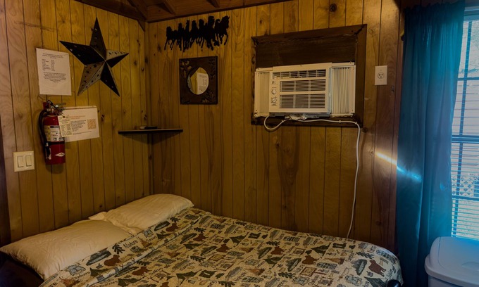 Rising Sun Cabin | Cabin - Small on Pond
