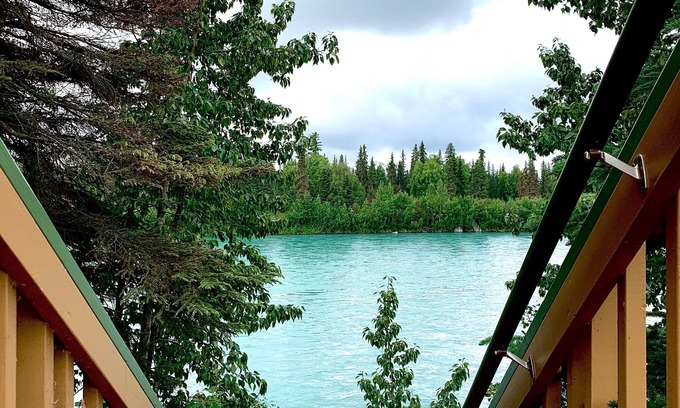 Soldotna Condo | Cabin-Style Condo on World-Famous Kenai River
