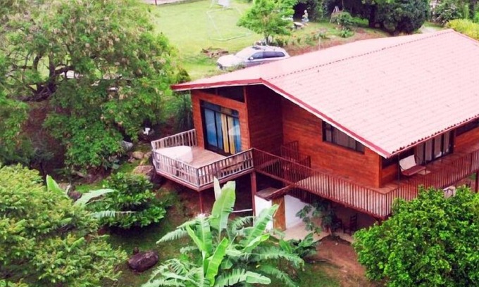 Atenas Cabin | Cabin surrounded by nature at ground level with terrace