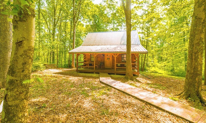 New Plymouth Cabin | Cabin w/Hot Tub and Fire Pit