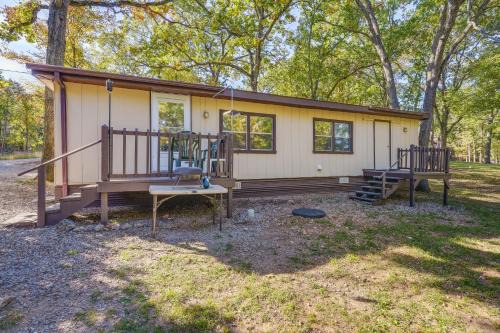 Branson West House | Cabin with Fire Pit - 12 Mi to Silver Dollar City!
