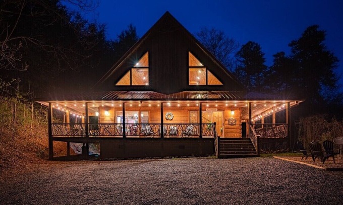 Cherokee Cabin | Cabin With Views, Hot Tub, Minutes From Downtown, Bryson City NC