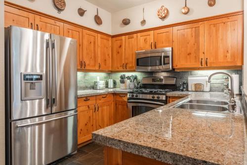Crooked Pines House | Cabins 1