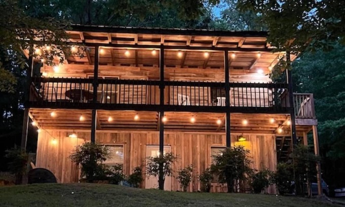 Cullman Cabin | Cabin’s A & B ~ Smith Lake Alabama