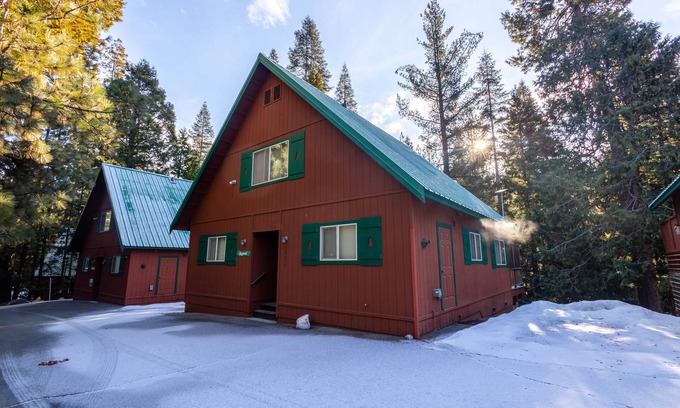 Strawberry House | Cabins at Strawberry - Dogwood