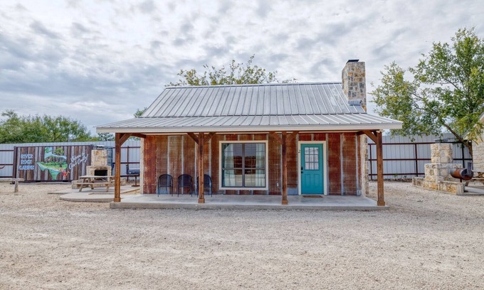 Concan Cabin | Cabins by the Frio River - River Rock Cabin #2