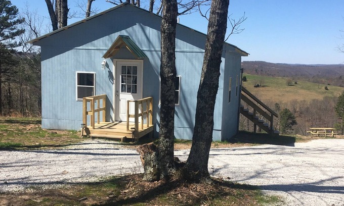 Jasper Cabin | cabins located in the heart of the Ozarks. Enjoy all the Ozarks has to offer.