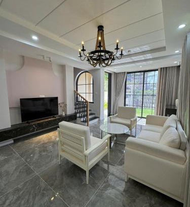 Duong To Villa | Cabo villa 3 bedrooms with public pool