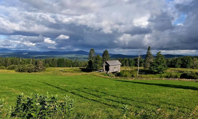 Cabot Other | Cabot Plains Farm stunning fall foliage, mountain views, covered bridge, 4B 3BA
