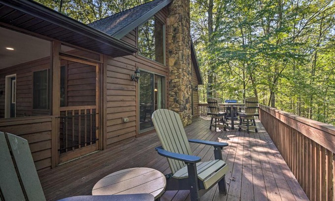 Great Cacapon House | Cacapon River Cabin with Private River Access!