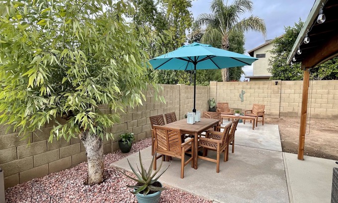 Paradise Valley Village House | Cactus Oasis -Cheerful 3 bedroom family home with heated pool.