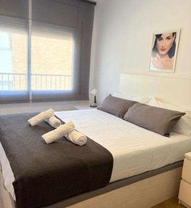 Cornella de Llobregat Apartment | Cadilac Cornellà ,Parking free, Tram, Metro, Bus