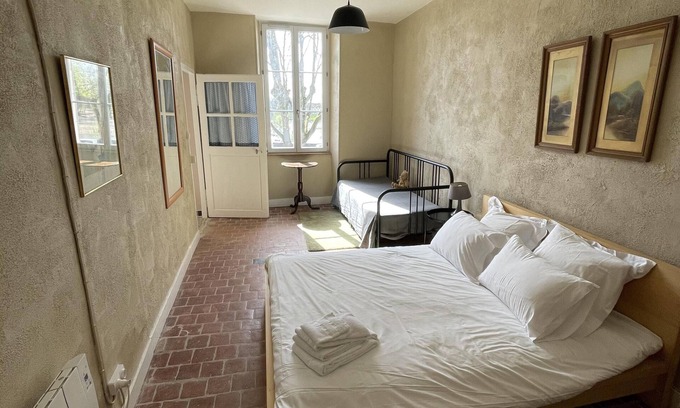 Nevers Apartment | Cafe Velo Nevers - comfortable Loire-side room