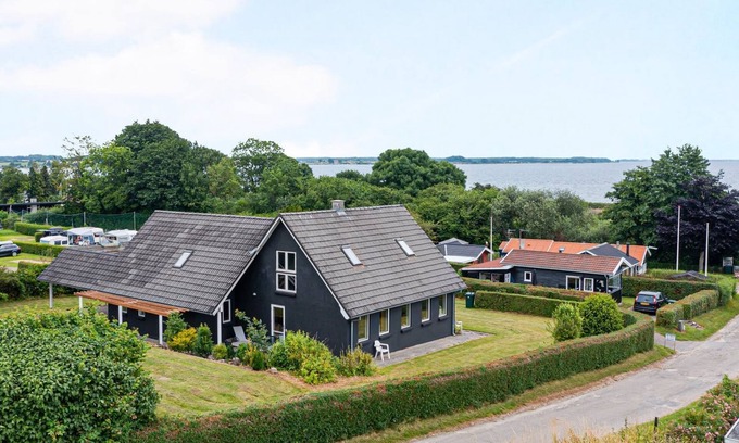 Grønninghoved Strand House | "Cajsa" - 200m from the sea by Interhome
