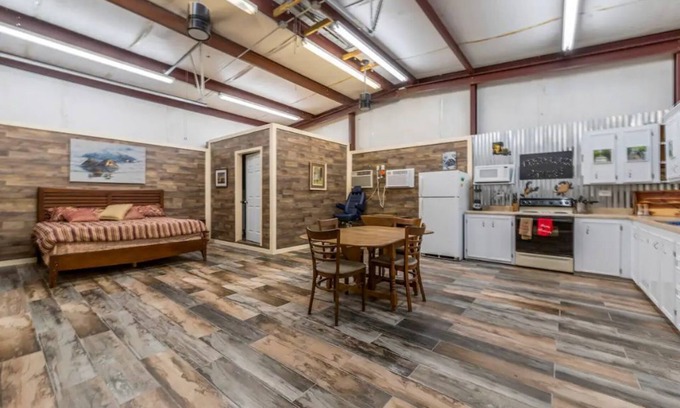 Butte La Rose Apartment | Cajun rustic industrial studio style
