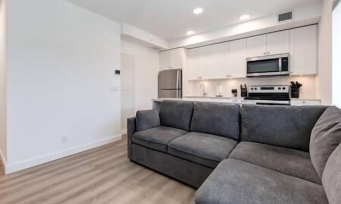 Bridgeland Apartment | Calgary Tower Views | UG Park | Rooftop Patio