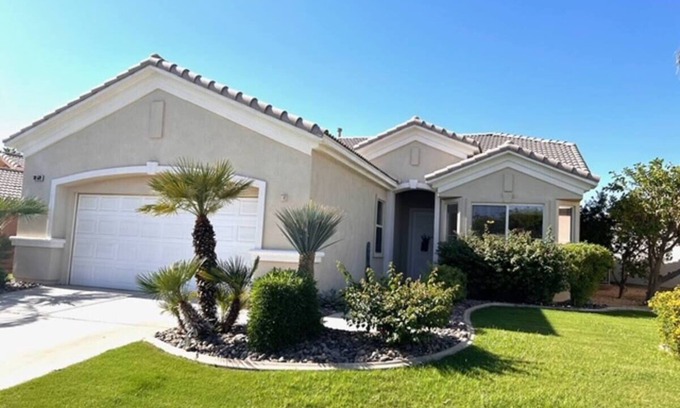 Heritage Palms House | California desert retreat with luxury amenities-golf, pools, tennis, fitness