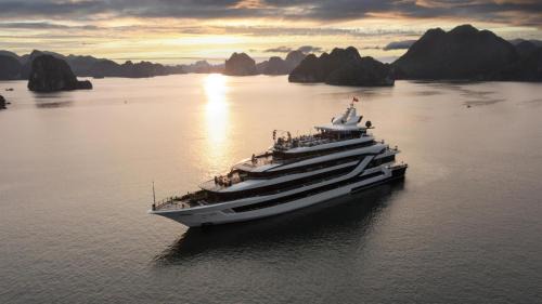 Bai Chay Boat Rental | Calista Cruise - A Ha Long Bay Spectacle