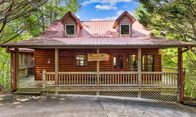 My Mountain Cabin | Call of the Wild, Blue Ridge, GA