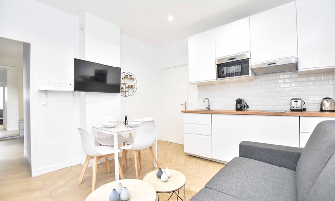 11th Arrondissement Apartment | Calm Apartment -1BR/4P- Bastille