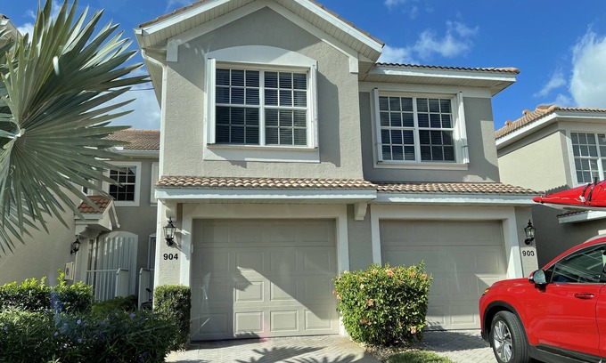 Fort Myers Condo | Calm Condo