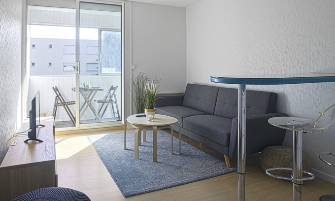 Alco Apartment | Calm flat with loggia and pool 10 min to Montpellier centre - Welkeys