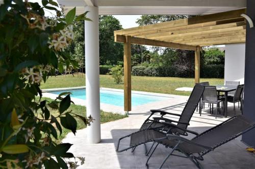 Benesse-Maremne House | Calm house, swimming pool and garden