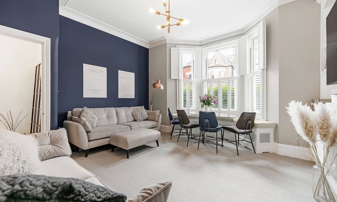 Balham Apartment | Calm in Clapham, by Veeve